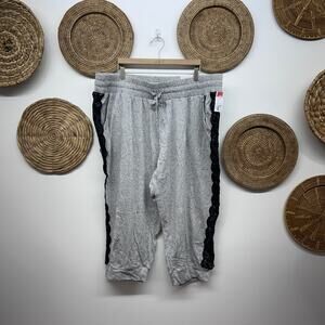 NEW LIVI Lane Bryant Crop Cropped Jogger Sweats Plus Size 26/28 Gray Black Lace